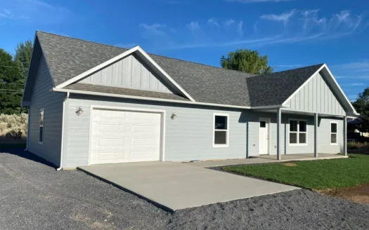 Eastern Oregon – Brand New Home for Auction in Hines