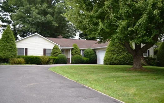 Single Level Ranch Home Near Golf Course in Wytheville, Va