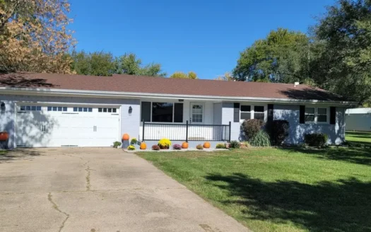 Home for Sale in Iola Ks