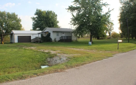 Mo Riverfront Town, Northeast Mo Home for Sale, Mo/ia Line
