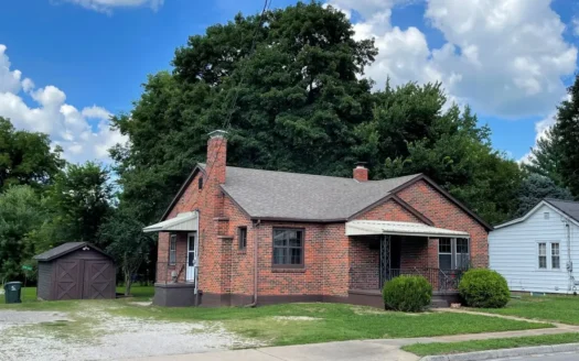 2-br, 1-ba Brick Home in Farmington: