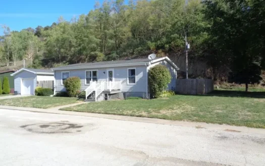 Home for Sale in Missouri Valley Iowa