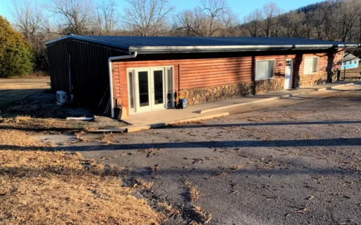 Bull Shoals Home–seconds from Lake