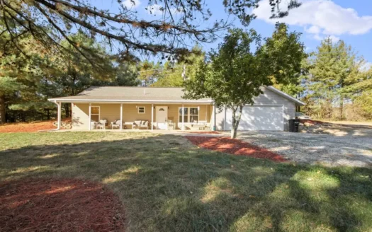 South Central Missouri Ozarks Home for Sale with 34 Acres