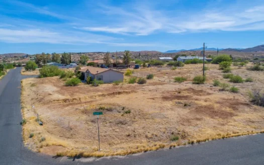 Corner Lot in Cordes Lakes! Beautiful Views!