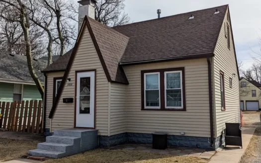 Live Real Estate Auction, Home in Town, Great Bend, Kansas