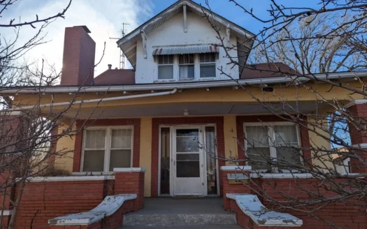 Live Real Estate Auction ~ Home in Russell, Kansas