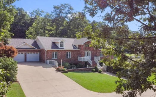 Custom Brick Home in West Plains Country Clyg Area