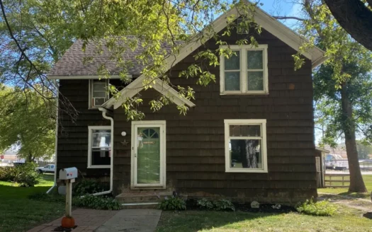 Original Woodwork & Wood Floors 3br for Sale, Woodbine, Ia