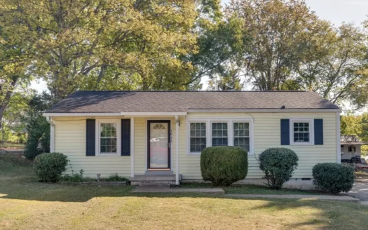 Country Home for Sale in Maury County, Tennessee