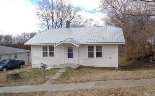 Home for Sale in Missouri Valley Iowa