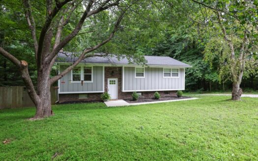 Charming Home in Danny Smith 2 Subdivison | Bloomington Indiana