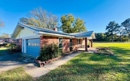 3 BR, 2 full BA Country home on acreage in Prentiss Co., MS