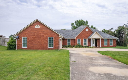 Home with Guest House for Sale in SE Oklahoma