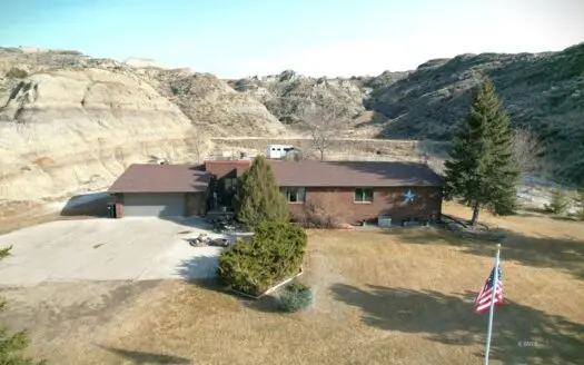 Beautiful 4 bedroom 3 bathroom home with a large yard