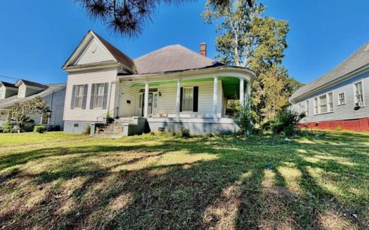 Charming Fixer-Upper in the Heart of McComb!