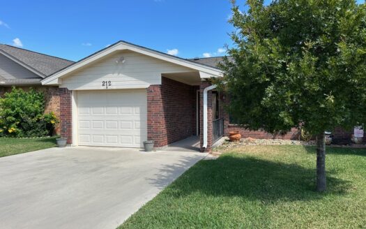 Low-Maintenance 2-Bedroom Home in 55+ Early TX Community