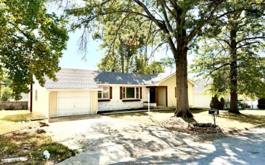 Updated Home in Town For Sale in Rolla, MO!