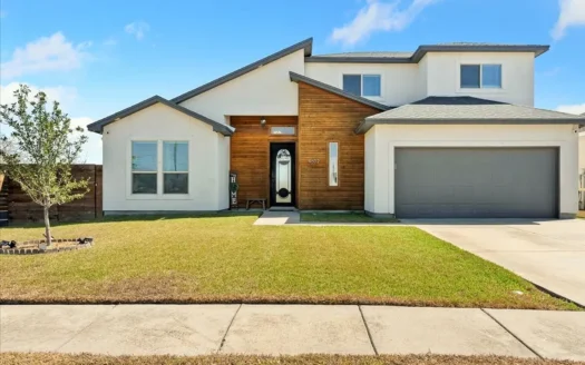 Residential Home in Town near Shoreline Drive, Corpus Christi, TX