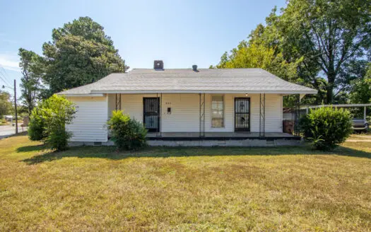 Charming Home for Sale in Lexington, TN with Comfort & Potential