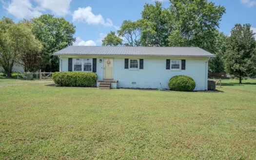 Home for sale in Lawrenceburg TN