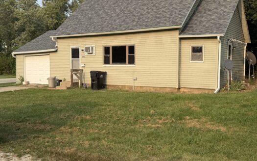 Affordable 2-Bedroom Rental Home in Mount Ayr – Investment Opport