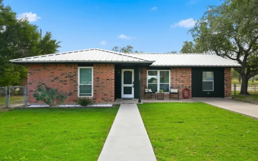 Move-In Ready Comfort in the Heart of George West