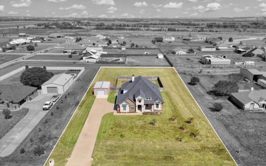 Modern 4-Bedroom Home with Workshop on One Acre in Moody ISD