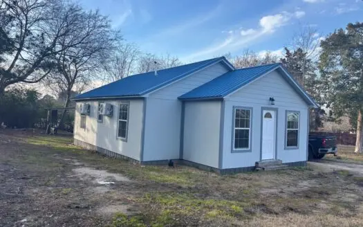 2/1 Cute In-Town House Linden TX