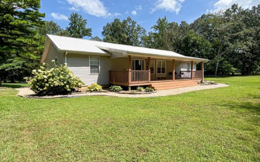Beautiful 6 Bedroom 4 Bath Home Minutes From Poplar Bluff!