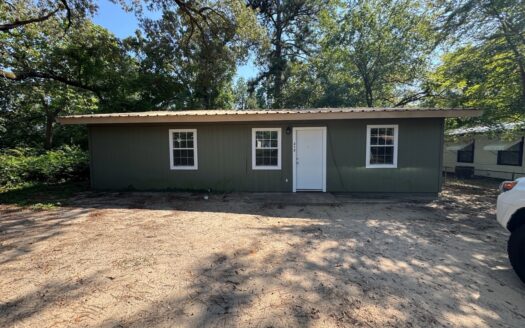 Charming Country Home in the town of Lone Star Texas