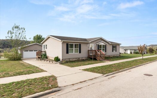 Home for Sale in SW Wisconsin Overlooking Kickapoo River Valley