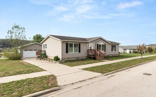 Home for Sale in SW Wisconsin Overlooking Kickapoo River Valley