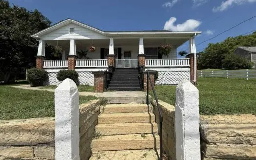 Newly Renovated Home Within the City Limits of Burkesville, Ky