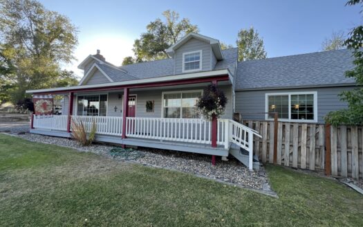 Eastern Oregon Five Bedroom Home on Large Lot