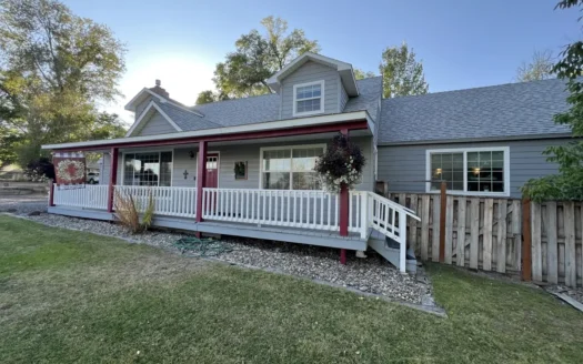 Eastern Oregon Five Bedroom Home on Large Lot
