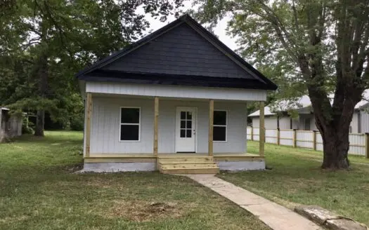 2 Bed, 1 Bath Newly Remodeled Home in Leslie, AR Priced to Sell!!