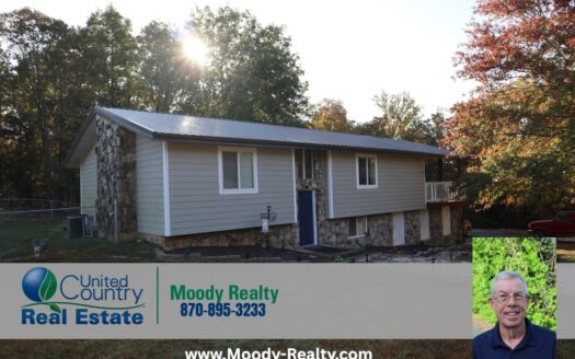 Country Style Home Located In Salem Arkansas