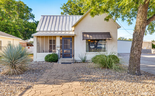 Versatile Commercial Property in Downtown San Angelo