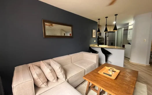 Loma Linde,El Poblado Studio Apartment for Sale, Spacious