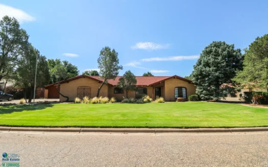 Gorgeous Home in a GREAT Neighborhood *4 Car Garage & Basement!*