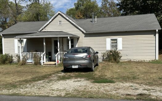 Home in town for Sale in Ava, MO