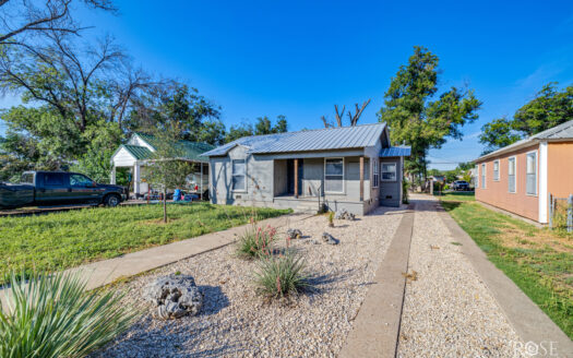 Charming 2-Bed Home with Updates in Sonora