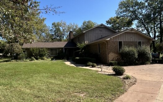 Real Estate Auction, Large Family Home in Rockdale