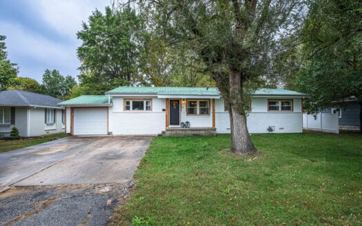 Modern and Updated Lamar, MO Home for Sale