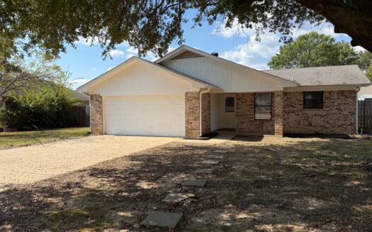 3-Bedroom Home in Wake Village TX For Sale