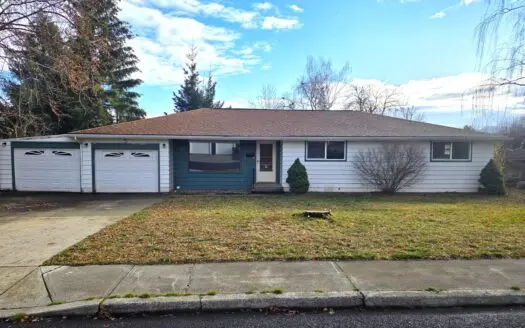 Fixer-Upper home for Sale in Moscow, Id.