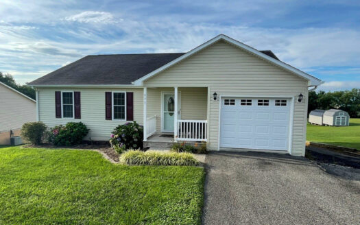 Single Level Home With Bonus Space in Wytheville VA