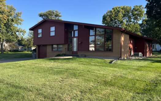 Split Foyer Albia Home For Sale