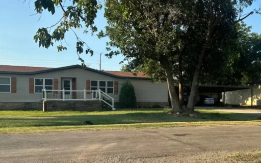 Charming Small-Town Living on 7 Lots!